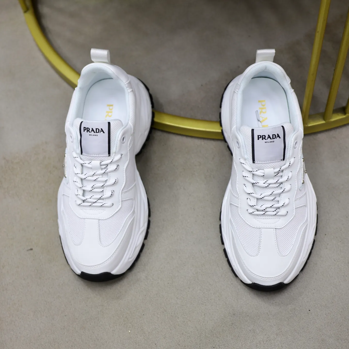 Ex-factory price: 462💰🙅‍♂️🙅‍♂️🙅‍♂️ Brand: PRADA Standard code: 38-44 (45 customized) Grade: Same as the official website Material: Original material splicing Comfortable and breathable lining Lightweight and wear-resistant sports outsole Style category: Men's fashionable casual shoes Running sneakers Distinguished luxury brand elements Top luxury Color: actual picture color